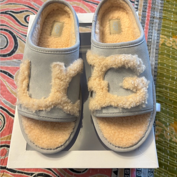 UGG Shoes - UGG Slippers